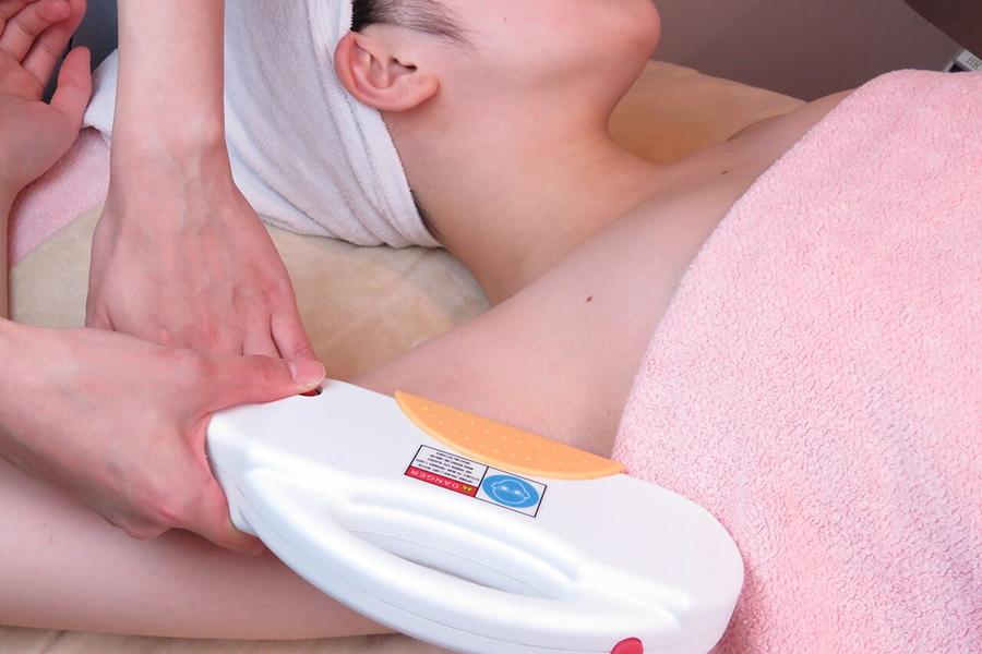 【再来限定】全身のムダ毛をまとめてケア。VIO・全顔込みで透明感あふれる素肌へ導く 60分 通常料金30,000円