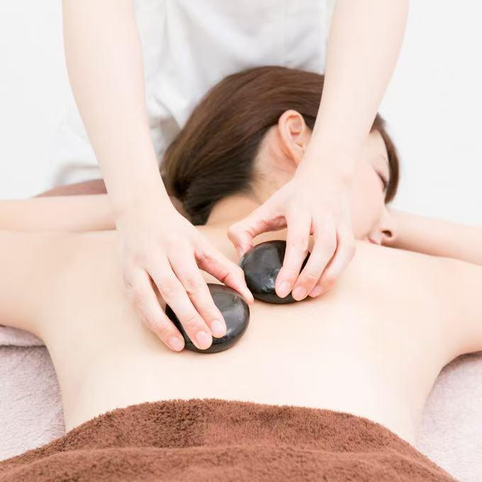 【極上の癒しで安眠】オイル+足裏+デコルテヘッド+手+ホットストーン 150分