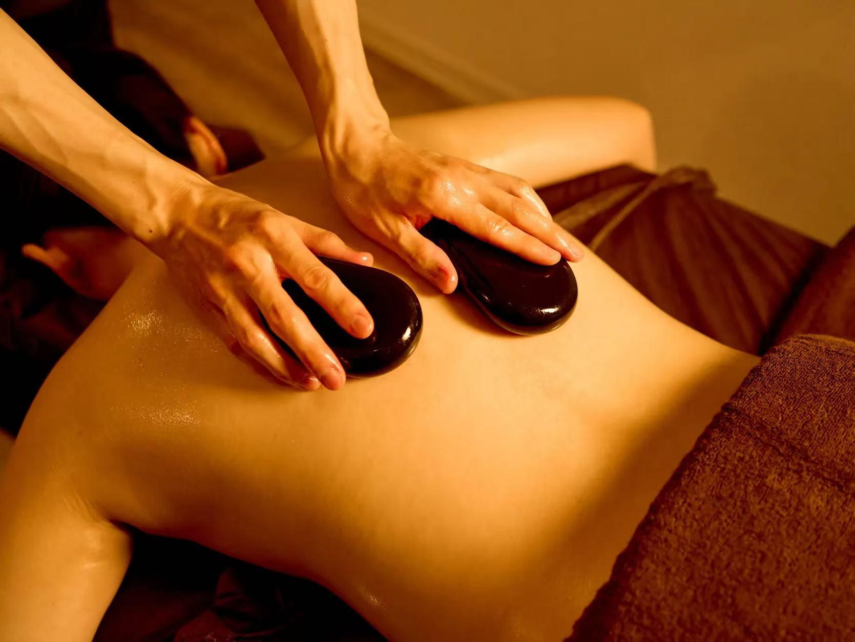 【辛いコリに温活】整体+手+足ツボ+ホットストーン 80分