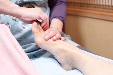 全身＋足裏ほぐし(フットバス付き) 70分