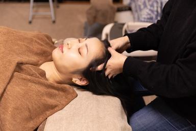 ドライヘッドマッサージ(首・デコルテリンパマッサージ付き) 30分