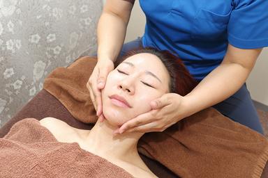 小顔ケア(フェイスパック付) 60分