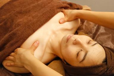 【リピーター様】美肌リフトアップフェイシャルマッサージ 60分