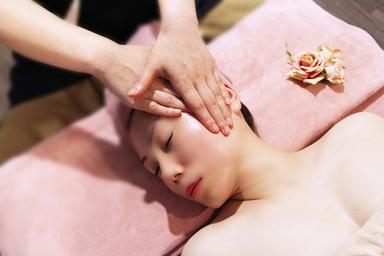 【全員OK】【たるみ改善】小顔マシンFB2フェイシャル+首+デコルテ+美白パック 60分