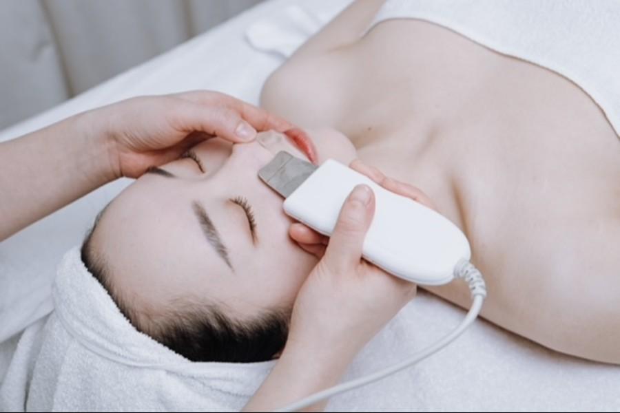 毛穴洗浄＋水光肌小顔+美白 90分