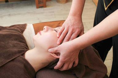 《当店イチオシ★》小顔顔筋リリース+黄土よもぎ蒸し　120分