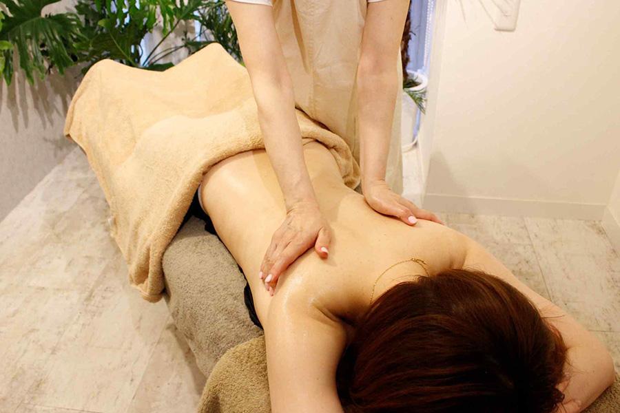 アロママッサージ全身(ヘッドマッサージ付き) 60分