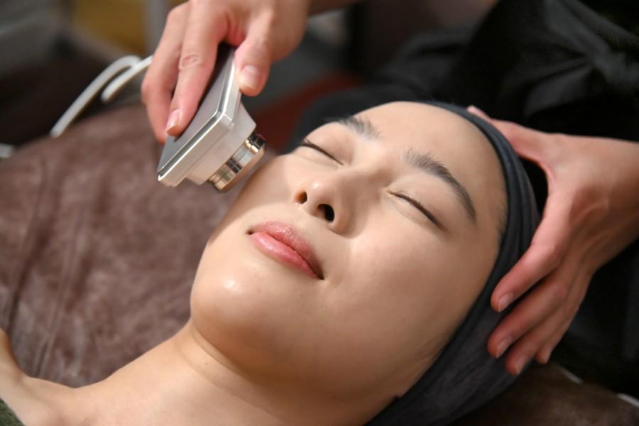 Face:小顔引き締めコース (リフトUPラジオ波+超音波ケア付き) 75分