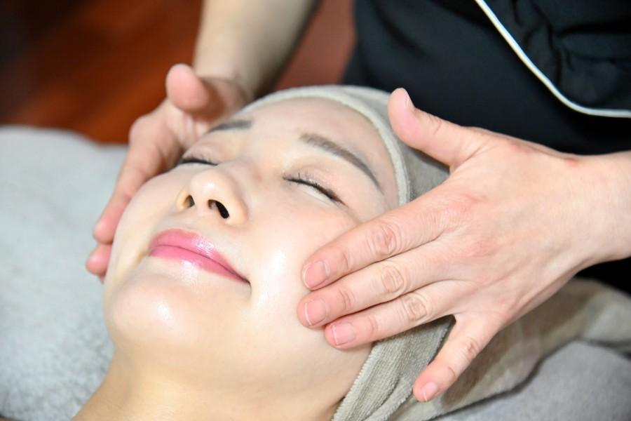 プラチナフェイシャル(ヘッド付き) 70分