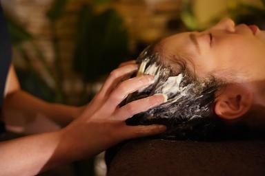 バリ式ヘッドスパ＜クリームバス＞＋アロマオイルマッサージ 110分