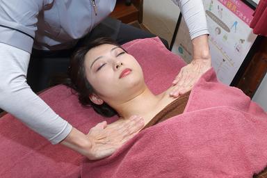 【新規限定】《血色感UP》美容カイロ デコルテトリートメント コース (初見料含む) 60分 通常料金13,500円