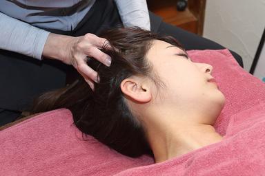 《癒し&美肌》こだわり極睡ヘッドスパ+高保湿パック 45分