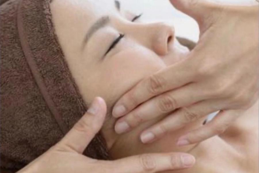 《肌悩み別にメニュー作成》スキンケア　　　　　　　　「じっくり肌ケア」コース 120分