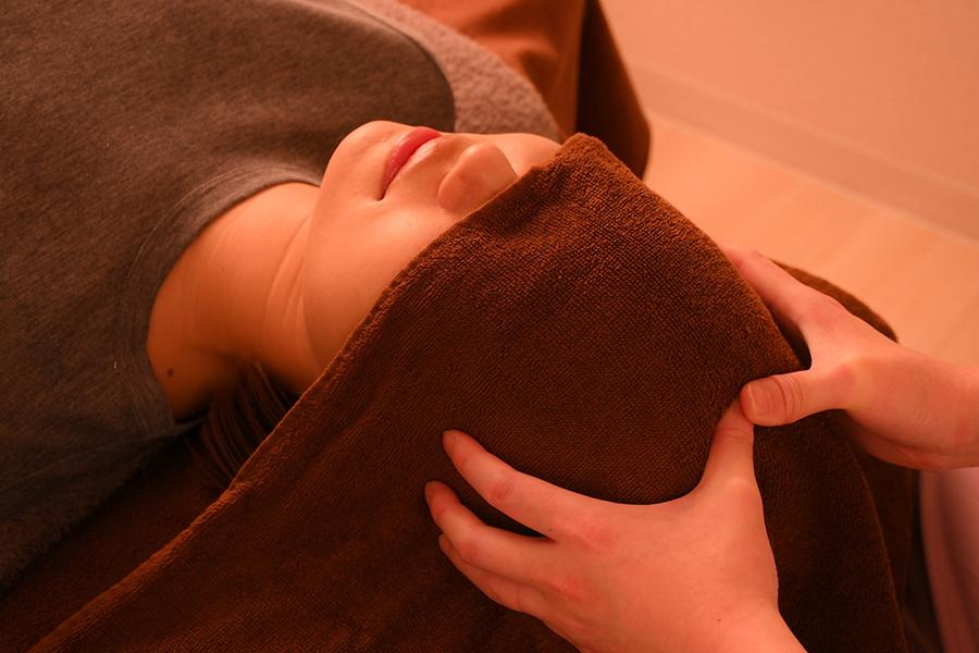 【ご新規 4/4~10限定クーポン】ご褒美100分コース(ドライヘッド60分+首肩手オイルケア40分) 通常料金13,98