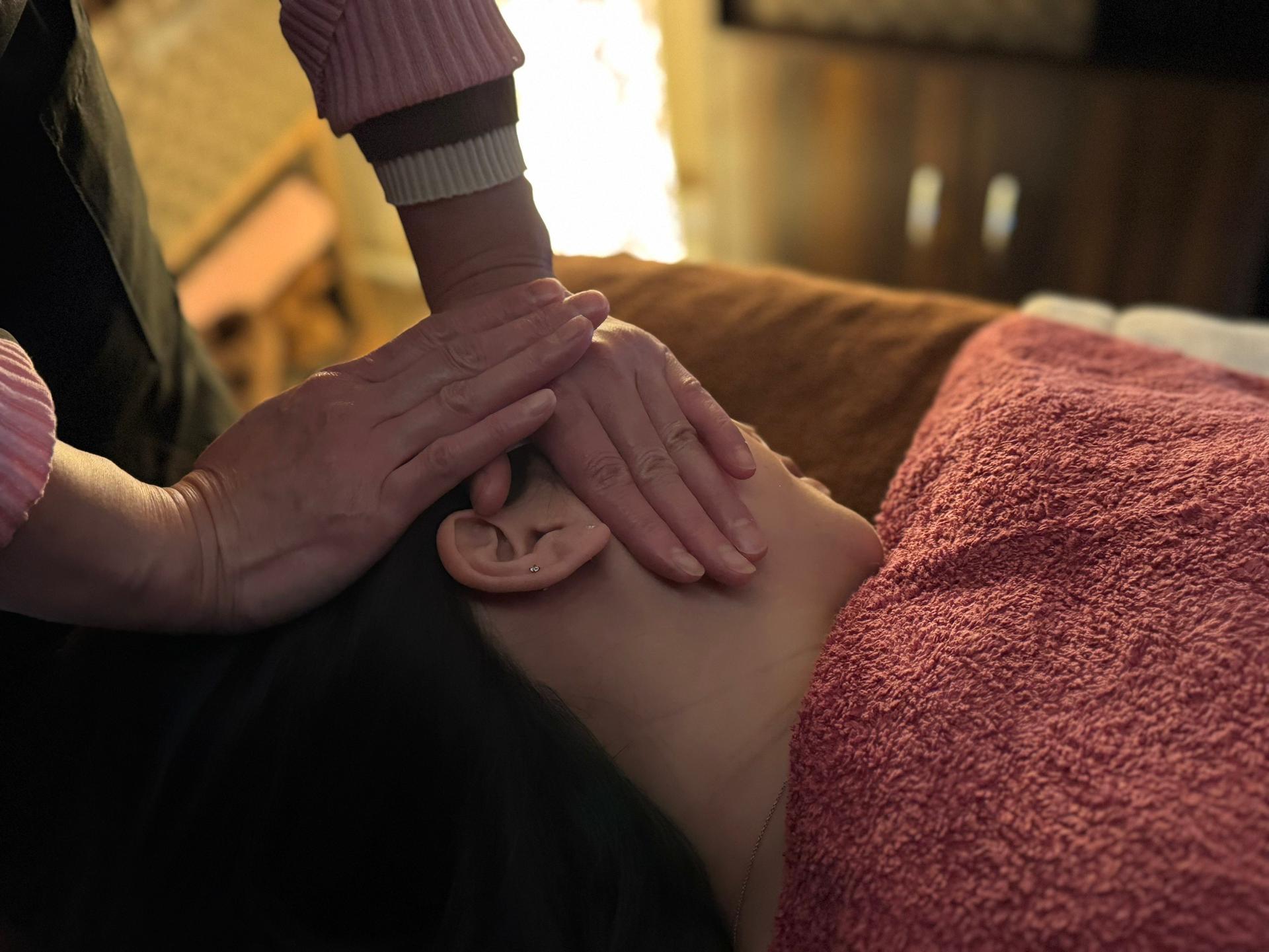 頭蓋骨調整 小顔コルギ 60分