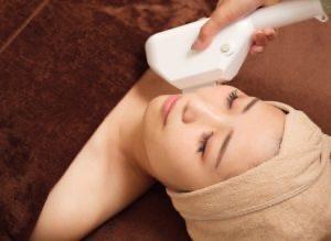 【新規限定】悩みに応じた光フェイシャルマシン使用！しみたるみに！ 90分 通常料金11,550円