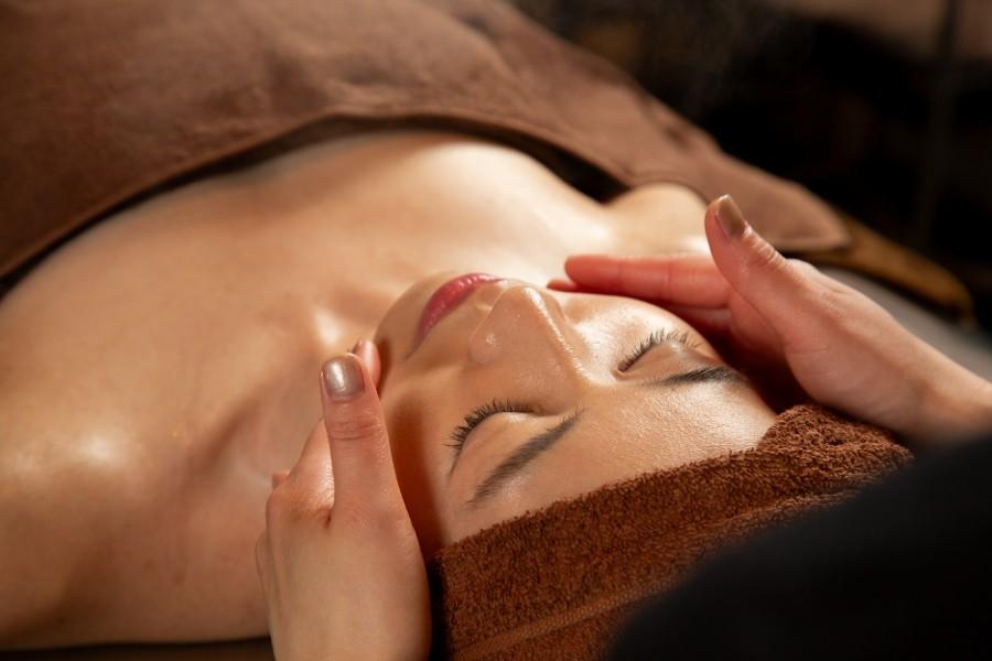 【3D小顔マッサージ】目元・首元・頭蓋骨調整