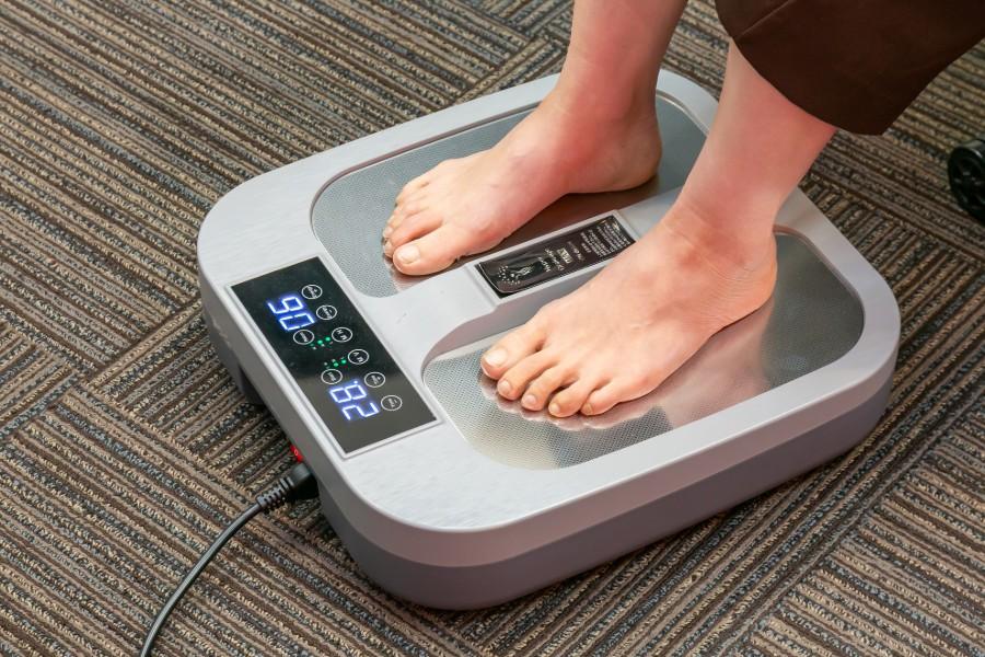 《Body》ハイパードレナージュ(座って足をマシンに乗せるだけ！) 30分