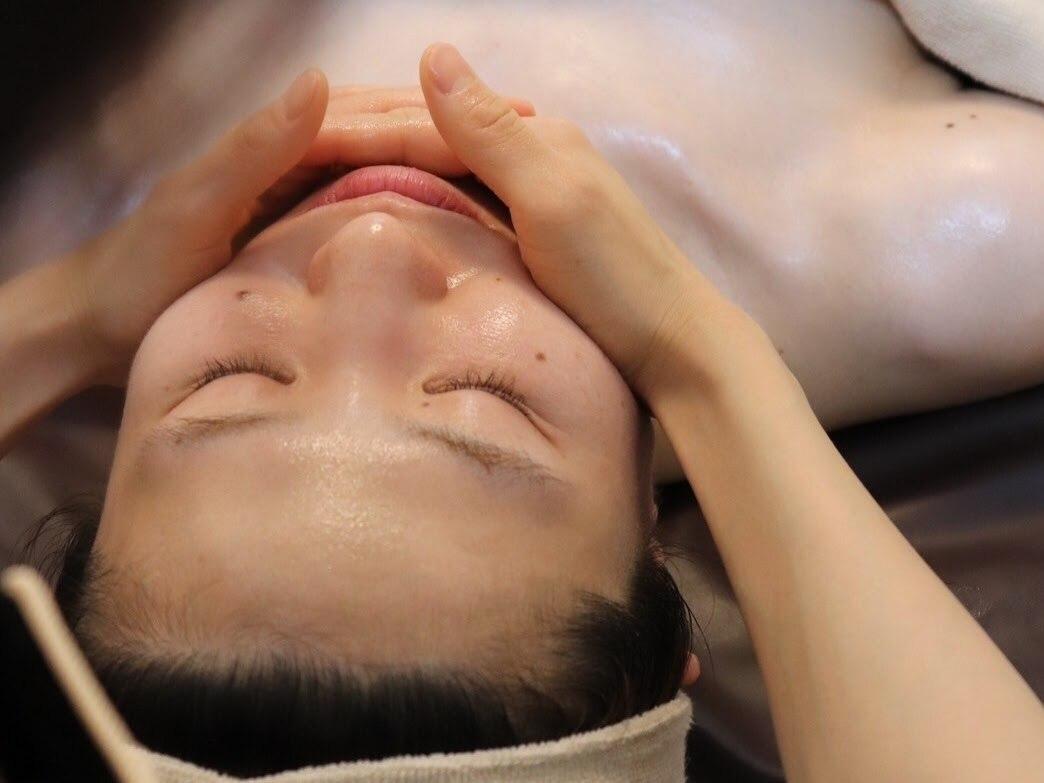 【新規限定】くすみ肌改善 【高濃度幹細胞導入＋リフトアップマッサージ】で美発光肌へ 90分