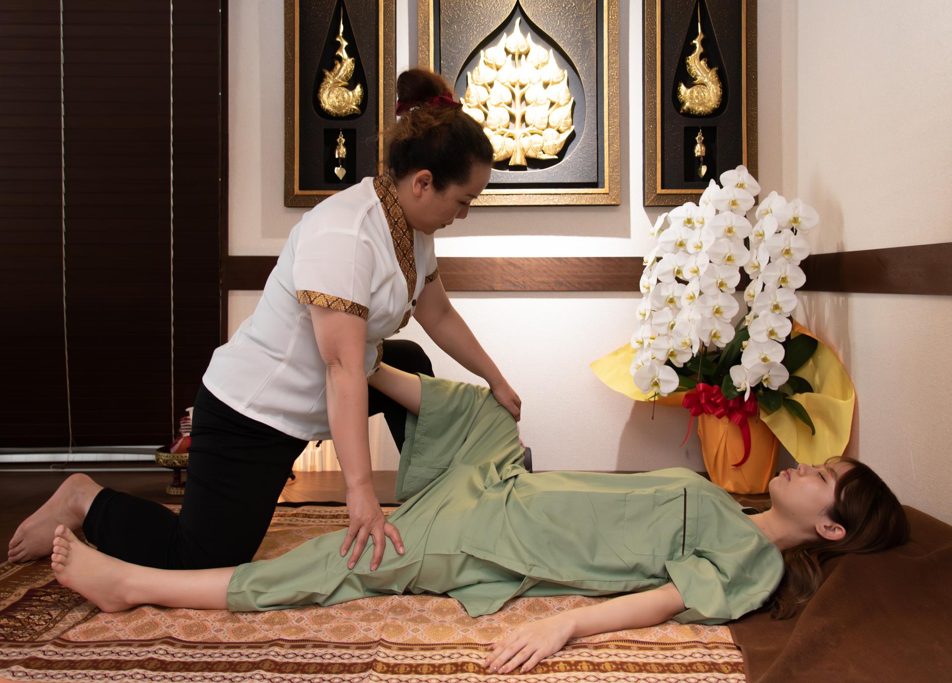 タイ古式マッサージ30分＋フットマッサージ30分