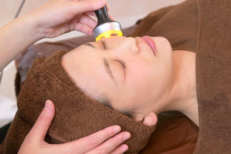 【新規限定】(コンシーラー卒業を目指す)本気のシミケアフェイシャル70分 通常料金18,000円