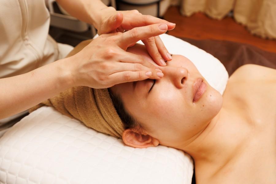 【素肌美人で鏡を見るのが楽しくなる毎日へ】オールハンドフェイシャル 60分