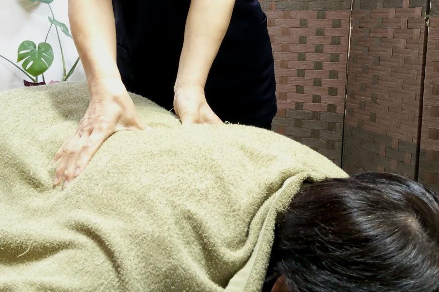 マタニティマッサージ(リフレクソロジーとボディ(全体)) 80分