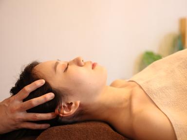 【新規限定】【首肩・眼のお疲れがつらい方へ】上半身集中＋ヘッドスパで軽さ◎ 70分 通常料金12,000円（カウンセリング・お着