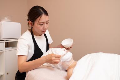 【新規限定】【毛穴詰まり開き黒ずみに】毛穴洗浄フェイシャル＋石膏パック 90分 通常料金7,700円