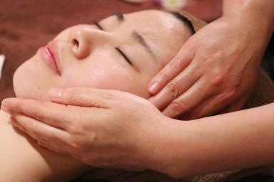 お悩みに合わせたオプションとパックが選べる♬アンチエイジングフェイシャル 70分