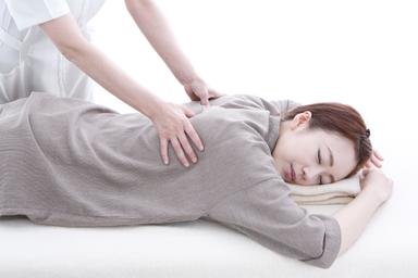 たまゆら★地獄蒸し温熱療法付き！背中ほぐし+足つぼ+ヘッド《60分》