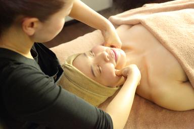 4月・Bコース|肌質改善リセットフェイシャル 70分　通常12,650円