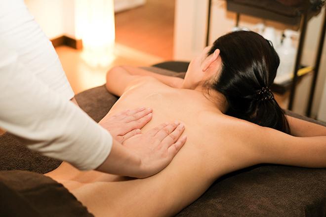 【女性限定】バリニーズマッサージ60分（フットバス付き）