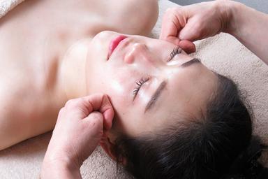 小顔コルギ＋選べるパック６０分MONNALI使用