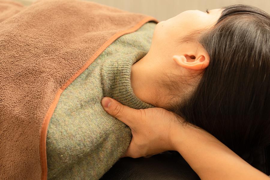 【新規限定】《PC作業でお疲れの方向け☆》首・肩のハリ改善整体60分＋骨盤調整 通常料金10,200円