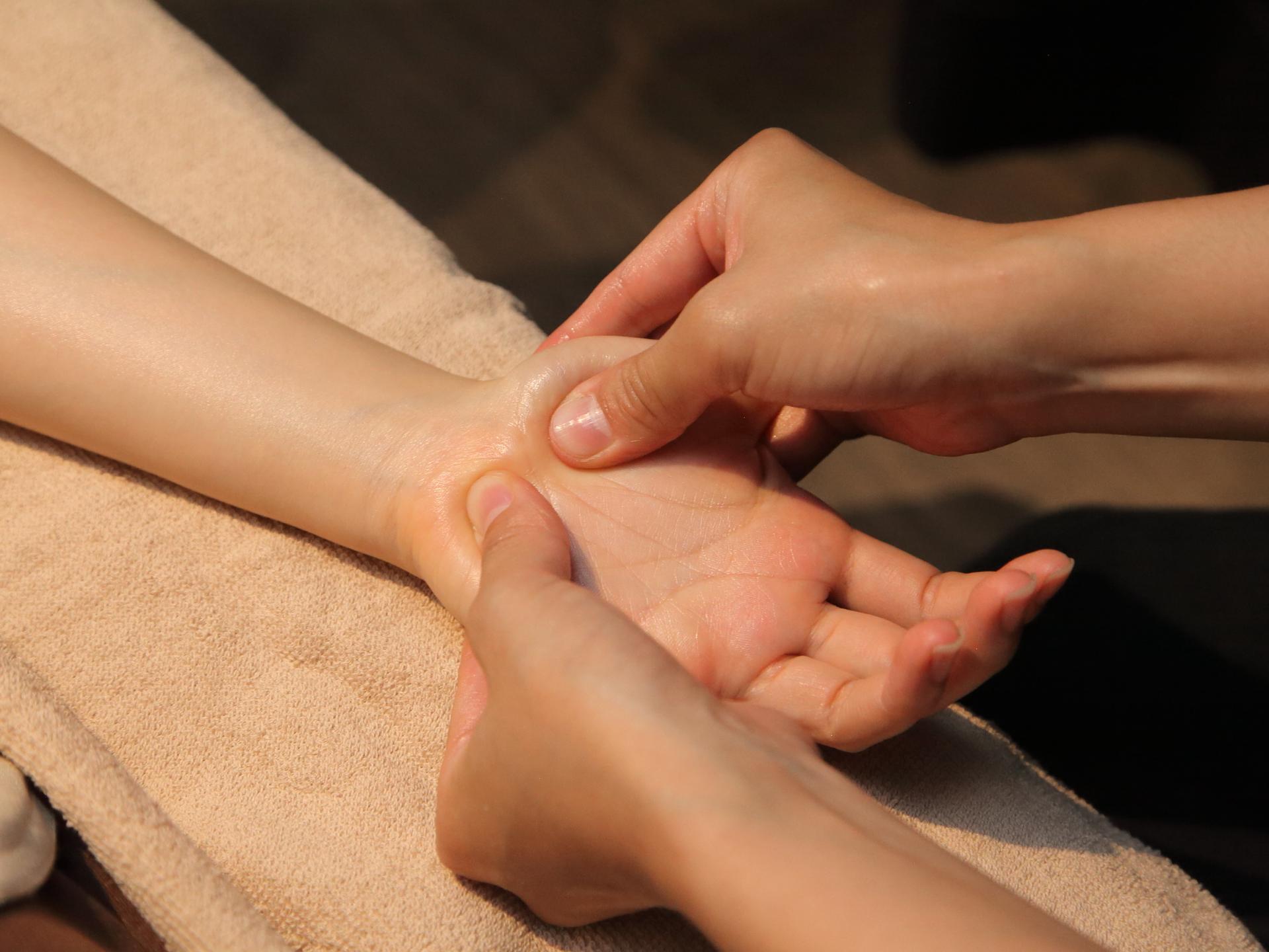 匠の技オイルハンドケア30分お着換え無料）